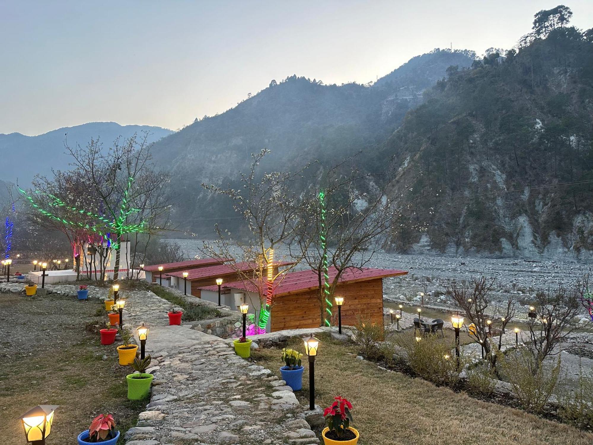 Cabana Riverside Resort - Kainchi Dham Nainital Exterior photo